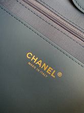 Load image into Gallery viewer, Deauville Tote
