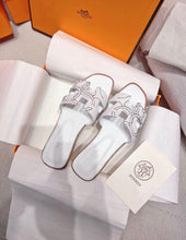 Load image into Gallery viewer, Oran Sandals
