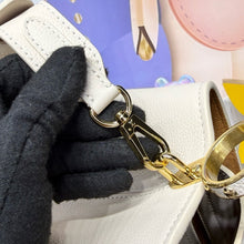 Load image into Gallery viewer, Capuccines Soft
