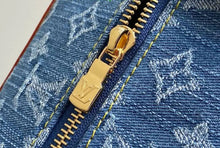Load image into Gallery viewer, Cruiser Toiletry Bag
