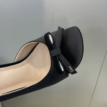 Load image into Gallery viewer, Satin Bow Sandals
