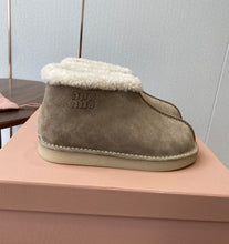 Load image into Gallery viewer, Shearling Boots
