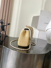 Load image into Gallery viewer, Classic Flap Raffia
