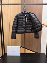 Load image into Gallery viewer, Aristeo Jacket
