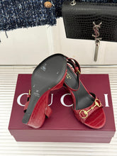 Load image into Gallery viewer, GG Sandals
