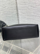 Load image into Gallery viewer, Medium Bow Bag
