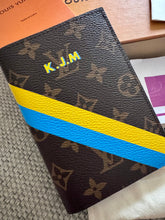 Load image into Gallery viewer, Mon Monogram
