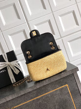 Load image into Gallery viewer, Raffia Classic Flap
