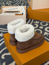 Load image into Gallery viewer, Fur Boots
