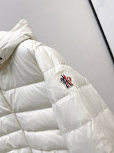 Load image into Gallery viewer, Jeypore Jacket

