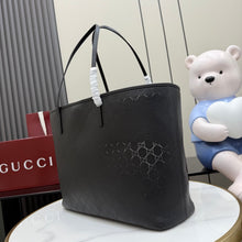 Load image into Gallery viewer, Tribeca Tote
