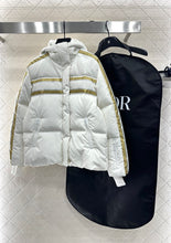 Load image into Gallery viewer, Alps Hooded Down Jacket
