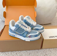 Load image into Gallery viewer, Logo Trainers
