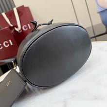 Load image into Gallery viewer, Venice Small Bucket Bag
