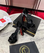 Load image into Gallery viewer, Sandaloo Sandals
