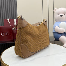 Load image into Gallery viewer, Medium Shoulder Bag

