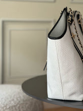 Load image into Gallery viewer, Maxi Tote
