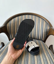 Load image into Gallery viewer, Chypre Sandals
