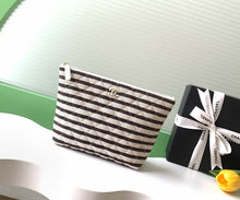 Load image into Gallery viewer, CC Pouch Medium
