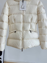 Load image into Gallery viewer, Avoce Jacket
