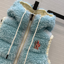 Load image into Gallery viewer, Teddy Gilet
