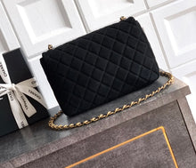 Load image into Gallery viewer, Suede Flap Bag
