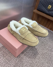 Load image into Gallery viewer, Shearling Loafers
