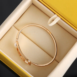 FF Pearl Bangle