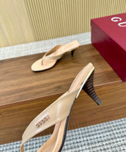 Load image into Gallery viewer, Thong Sandals
