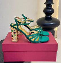 Load image into Gallery viewer, Gem Sandals
