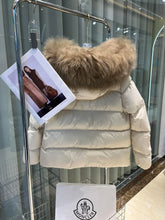 Load image into Gallery viewer, Laichefur Jacket
