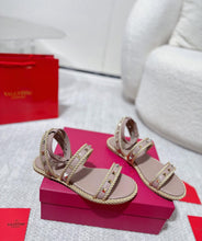 Load image into Gallery viewer, Studded Sandals
