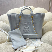 Load image into Gallery viewer, Deauville Tote
