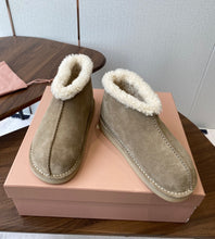 Load image into Gallery viewer, Shearling Boots
