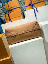 Load image into Gallery viewer, Verso
