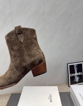 Load image into Gallery viewer, Suede Boots
