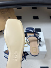 Load image into Gallery viewer, Cotton Sandals
