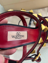 Load image into Gallery viewer, Studdy Pumps
