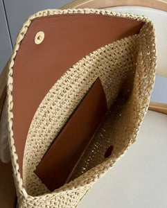 Cassandre Envelope Pouch