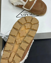 Load image into Gallery viewer, Logo Slippers
