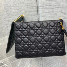 Load image into Gallery viewer, Montaigne Clutch
