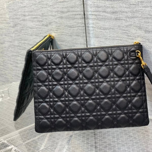 Montaigne Clutch