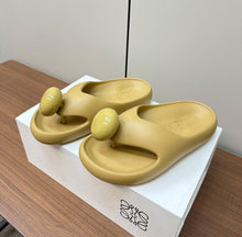 Load image into Gallery viewer, Pebble Sandals

