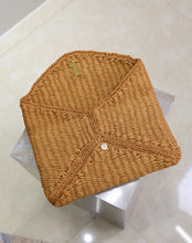Load image into Gallery viewer, Cassandre Envelope Pouch
