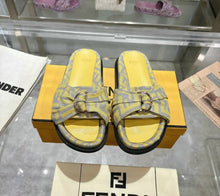 Load image into Gallery viewer, Feel Sandals
