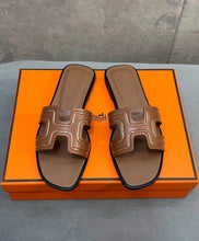 Load image into Gallery viewer, Oran Sandals
