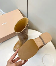 Load image into Gallery viewer, Leather Boots
