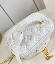 Load image into Gallery viewer, Vanity Chain Pouch
