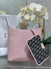 Load image into Gallery viewer, Bucket Bag
