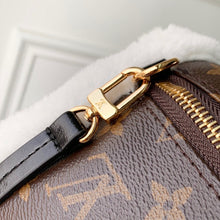 Load image into Gallery viewer, Teddy Mitt Bag
